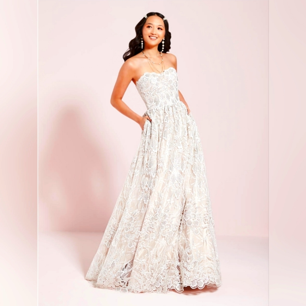 Studio 17 House of Wu stunning Exquisite Lace over Nude Strapless Dress NWT Sz 6